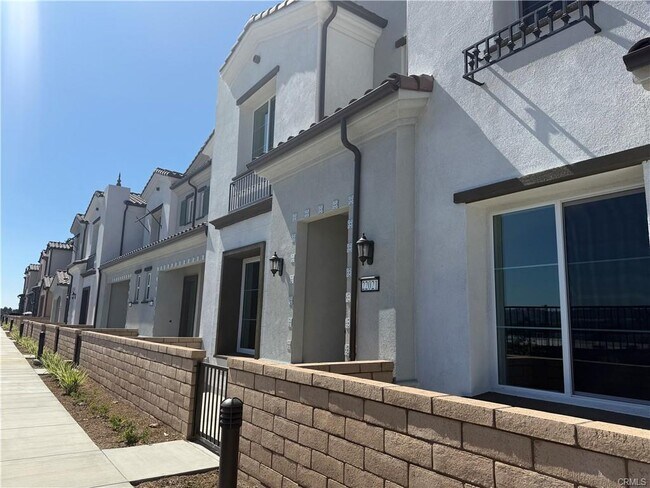 Primary Photo - 22023 Florence Cir