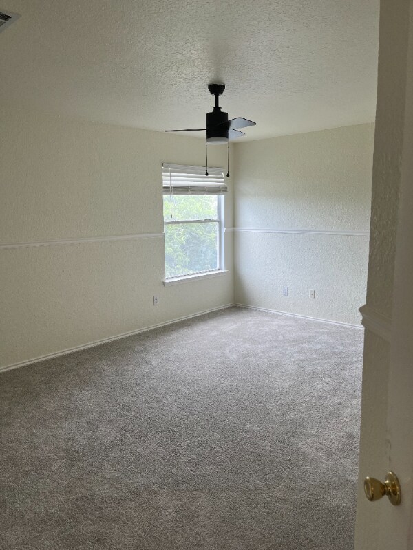 Building Photo - 551 Bridle Ridge