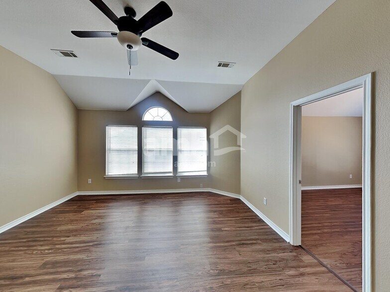 Building Photo - 107 Monticello Dr