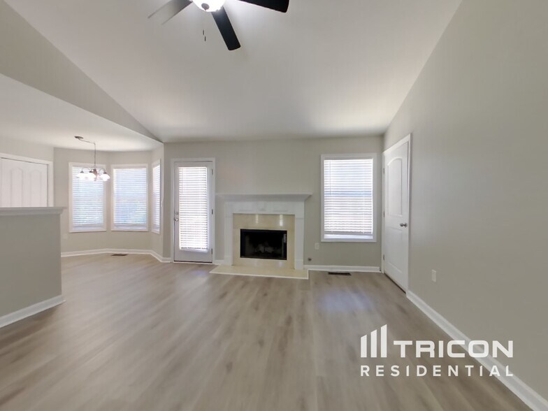 Building Photo - 121 Millwheel Dr