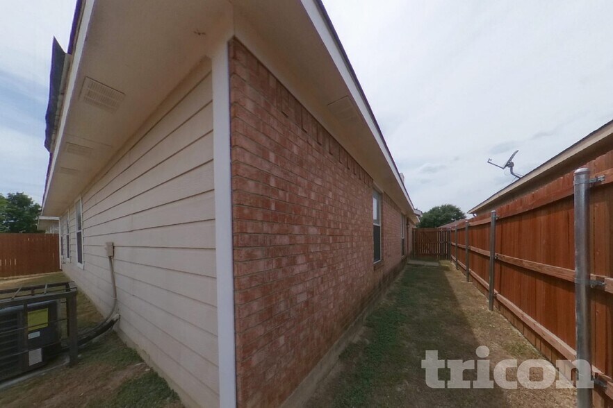 Building Photo - 7309 Ashbourne Way