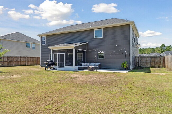 Building Photo - AVAILABLE OCTOBER 2025 [PET FRIENDLY]