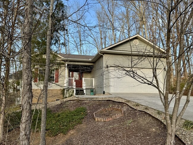 Building Photo - 293 Elohi Way