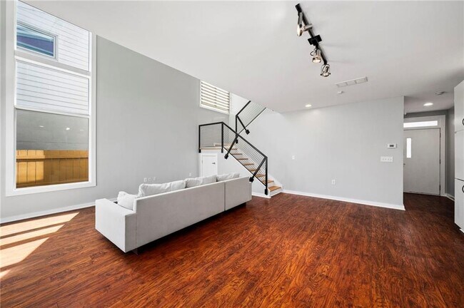 Building Photo - 1344 Rietveld Row NW