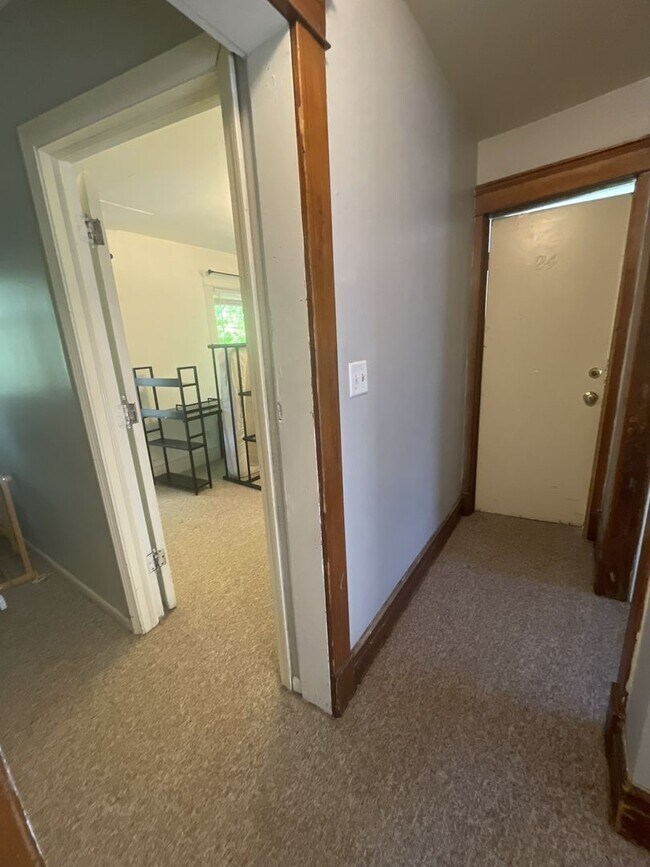 Building Photo - 952 Greenwood Ave