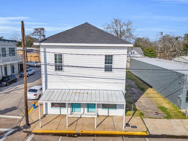 Building Photo - 401 E Main St