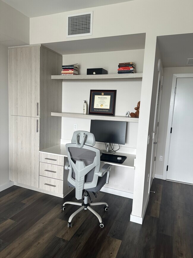 Building Photo - 3210 N University Dr