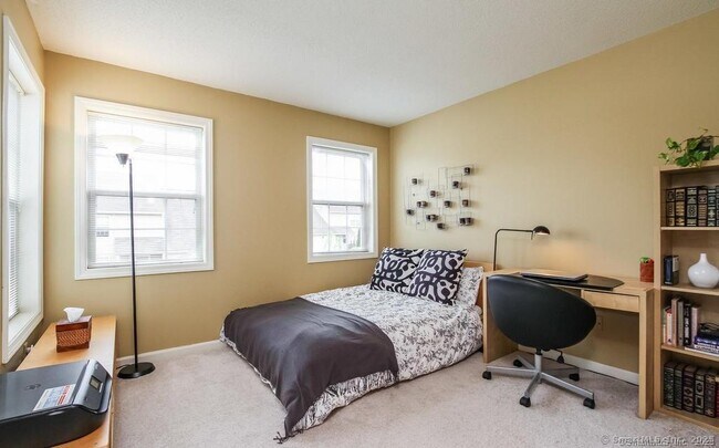 Building Photo - 902 Gray Fox Ln