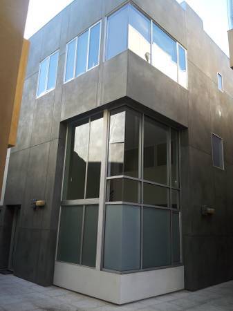 Building Photo - 1120 N El Centro Ave