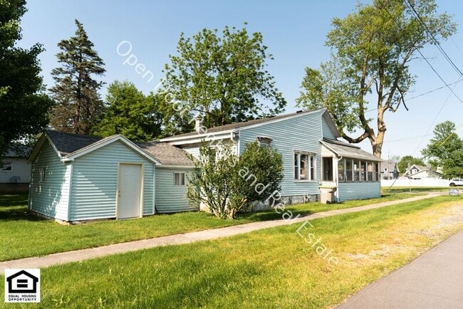 Primary Photo - 200 John St