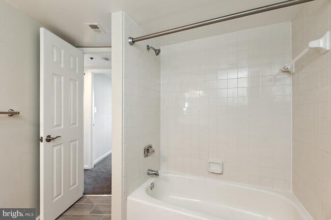 Building Photo - 10101 Grosvenor Pl