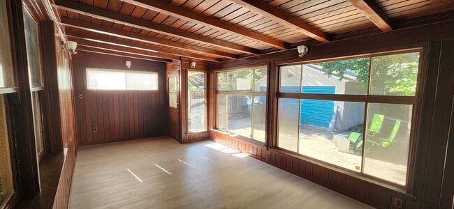 Building Photo - Beautiful 3 Bedroom Home in the Heart of Land Park