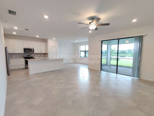 Building Photo - 6136 Baywood Ct