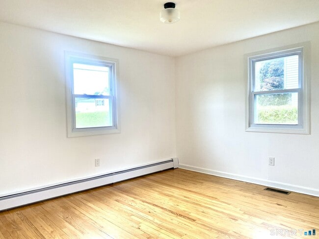 Building Photo - 100-FIRSTF Joy Ln