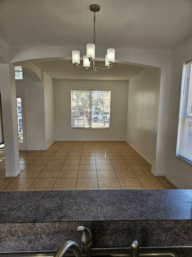 Building Photo - Kissimmee Pool Home with 7 bedrooms!