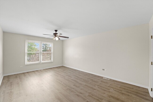 Building Photo - 1046 Glouchester Harbor