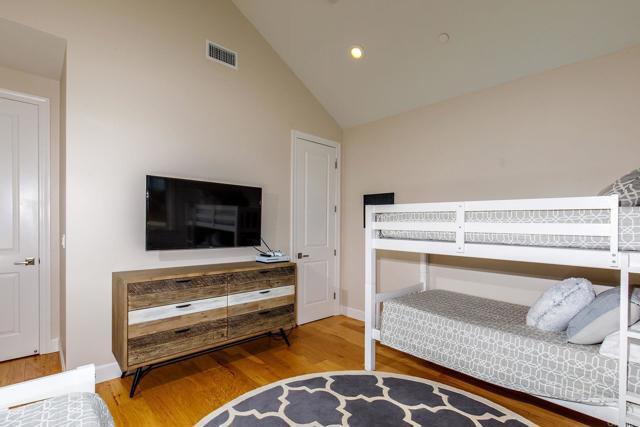 Building Photo - 365 H Ave