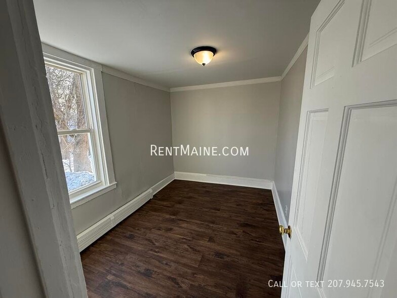 Building Photo - 22 Birch St