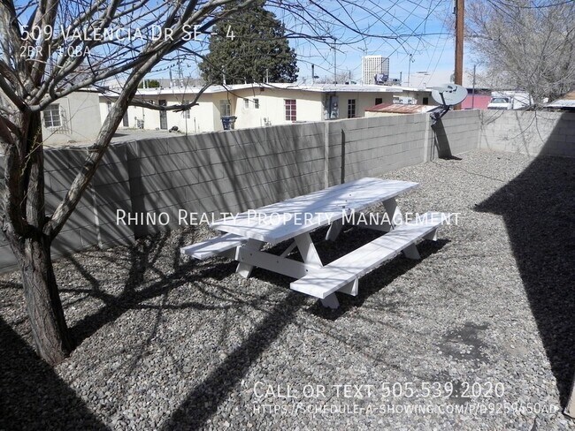 Building Photo - 509 Valencia Dr SE