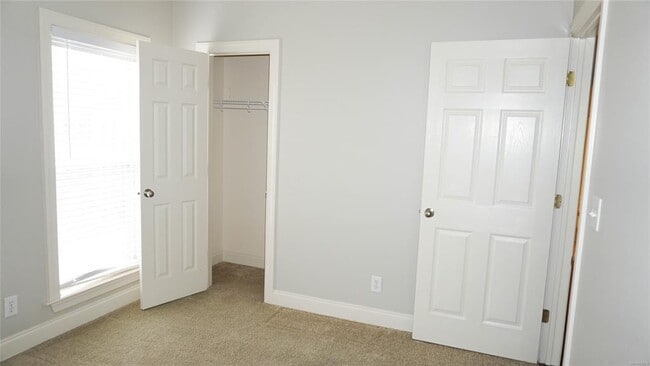 Building Photo - 9537 Greythorne Way