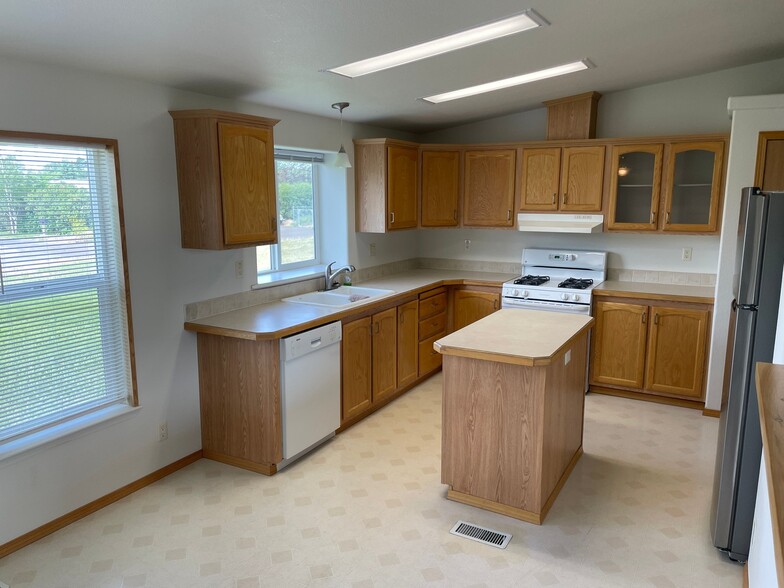 Building Photo - 5305 Brooklyn Ct