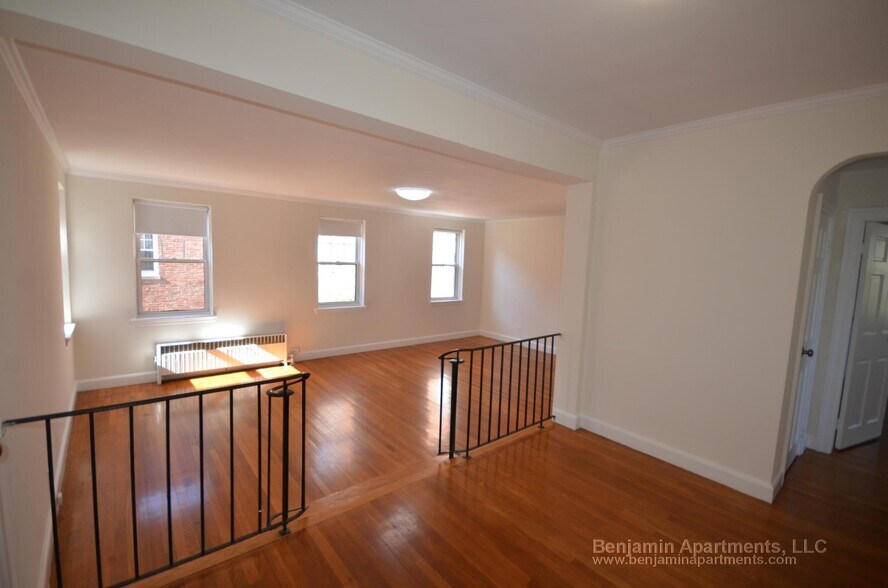 Building Photo - 41 Auburn St