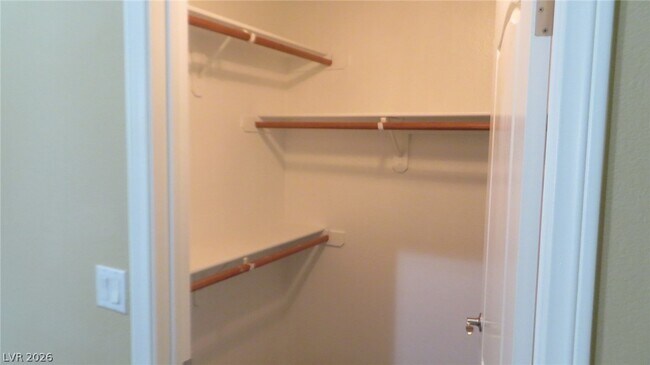 Building Photo - 2305 W Horizon Ridge Pkwy