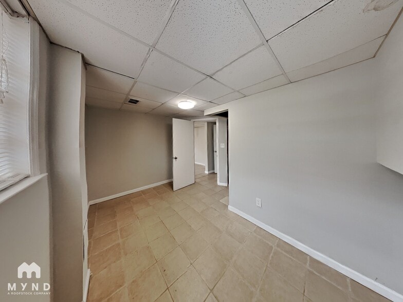 Building Photo - 5730 Deerfield Trail