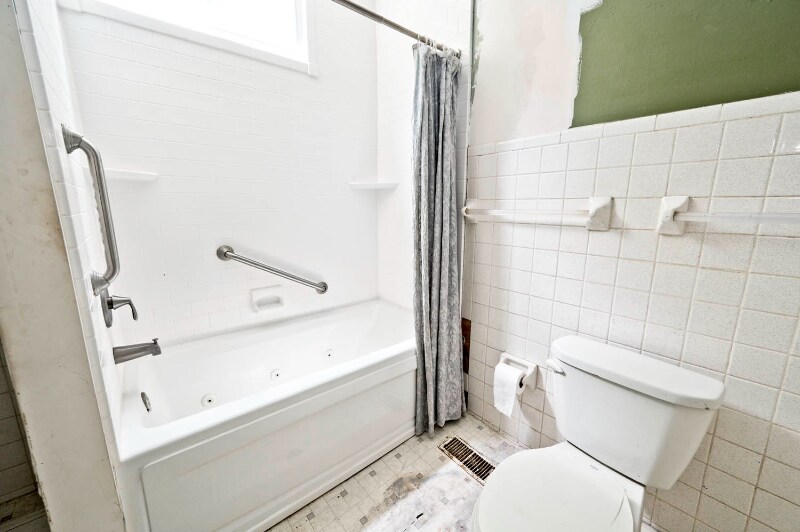 Building Photo - 269 N Vine St