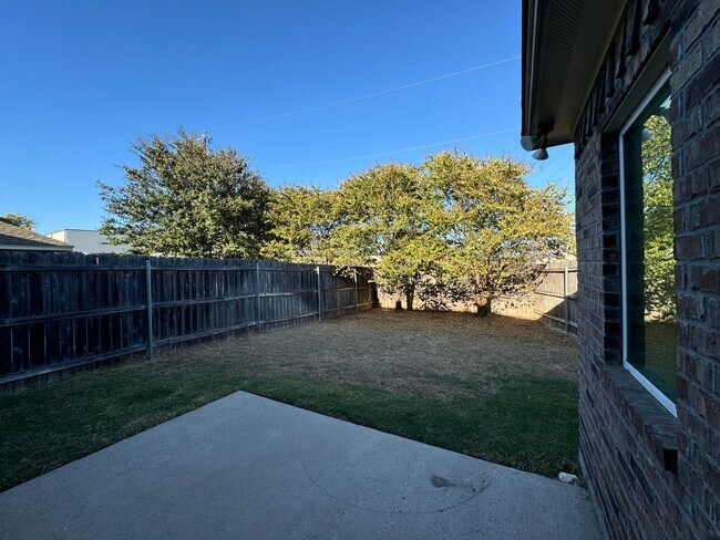 Building Photo - Duplex