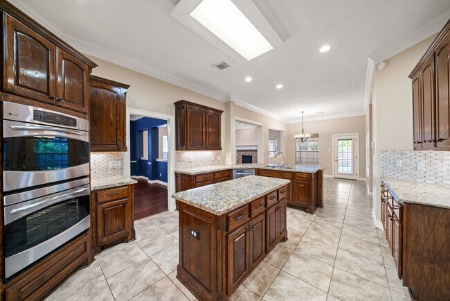 Building Photo - 14218 Baron Oaks Dr