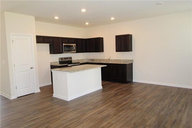 Building Photo - 6513 Mountain Home Way