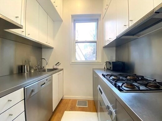 Building Photo - 378 Marlborough St