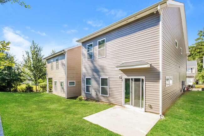 Building Photo - APPLY TODAY! Located in St Andrews!