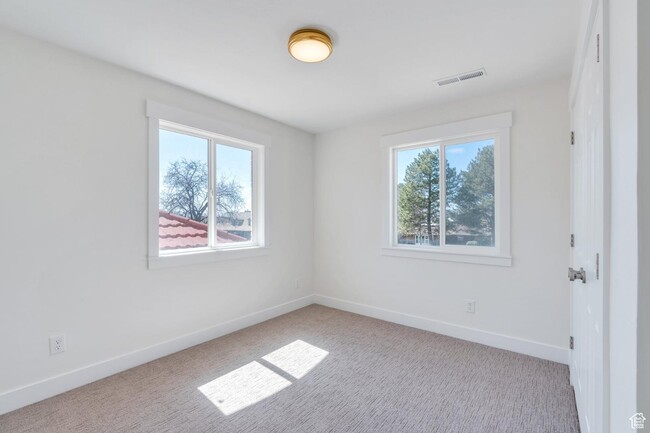 Building Photo - 881 S 635 W