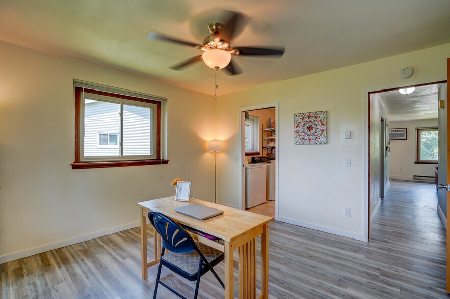 Photos are of mirror unit in the same building. Exact finishes may be different. - 42 Park Heights Court