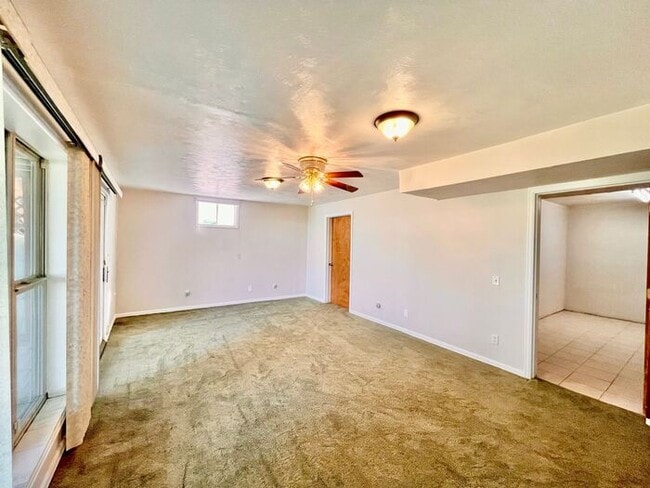 Building Photo - Gorgeous Private Home with Views!