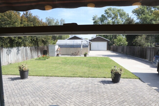 Building Photo - 185 S Myrtle Ave