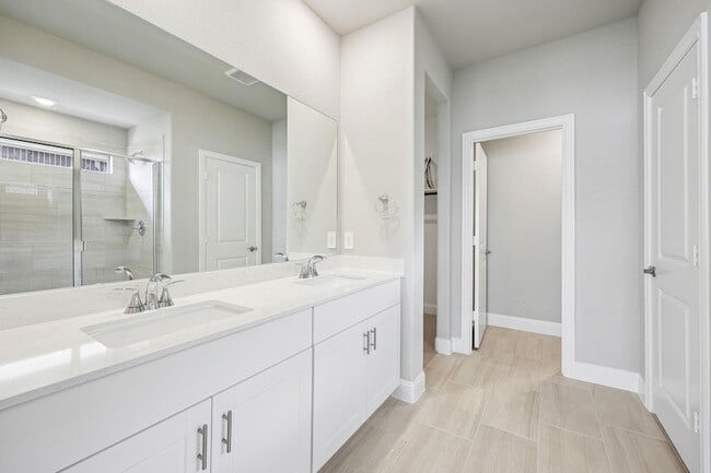 Building Photo - 409 Midnight Oak Dr