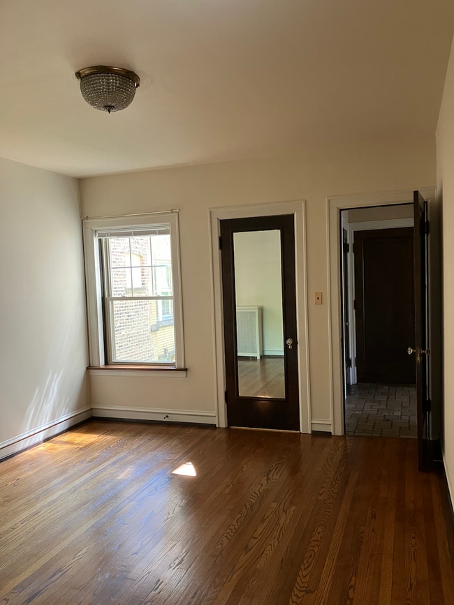 Building Photo - 4945 N Washtenaw Ave