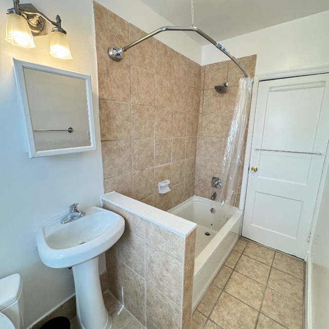 Building Photo - 441 Manor Pl NW