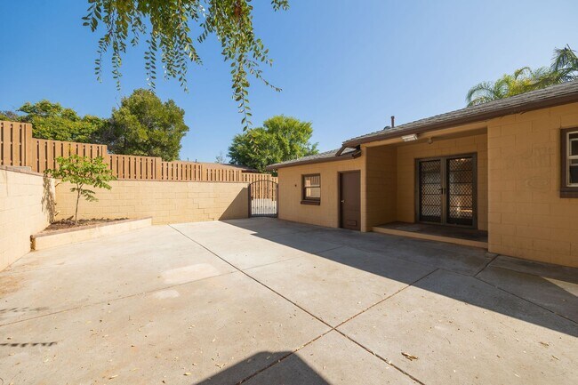 Building Photo - Recently Upgraded Detached Home with Large...