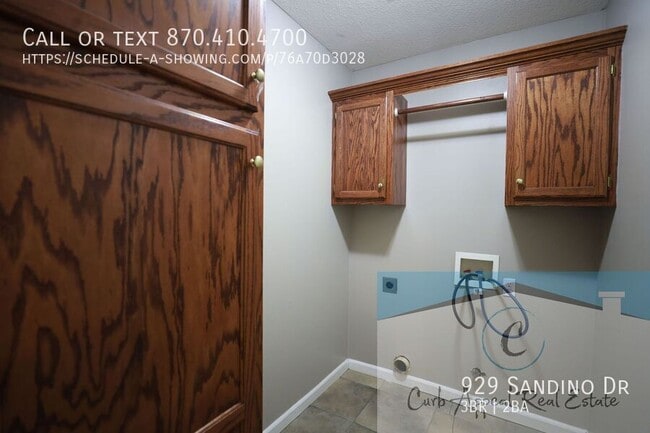 Building Photo - 929 Sandino Dr