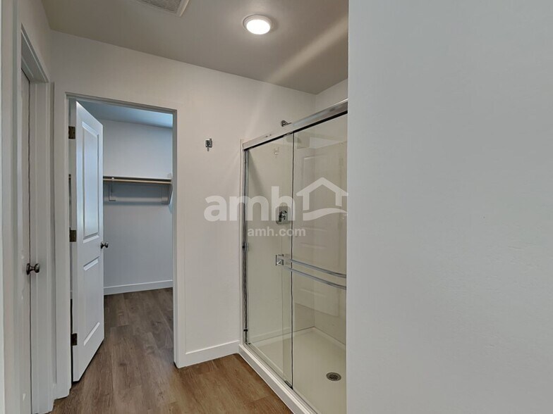 Building Photo - 12615 W Flynn Ln