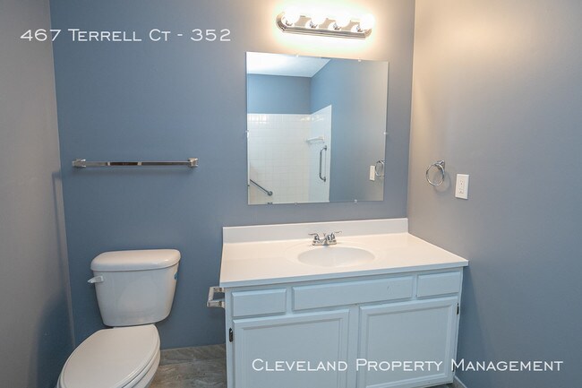 Building Photo - 2 Bedroom Richmond Hts Condo