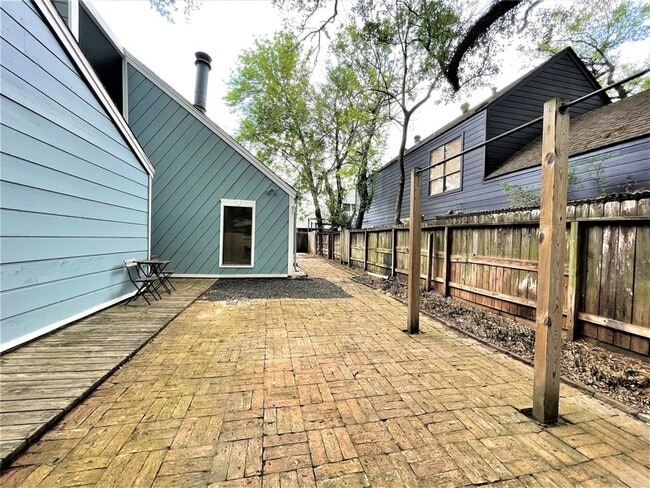 Building Photo - 9206 N Allegro St