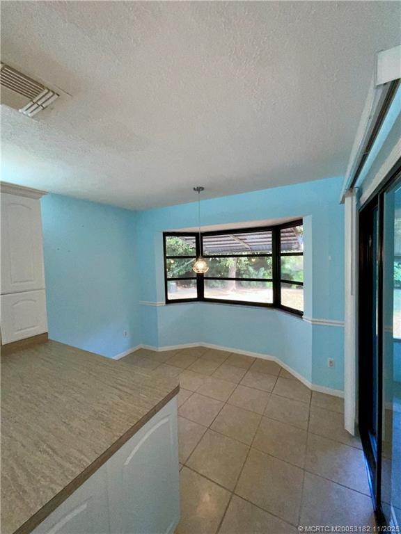 Building Photo - 2041 SE Floresta Dr