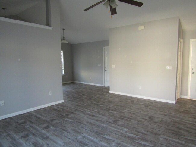 Building Photo - 151 Heath Dr