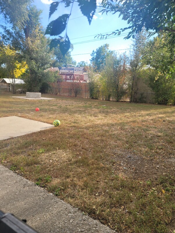 Building Photo - 2506 Sonoma Dr