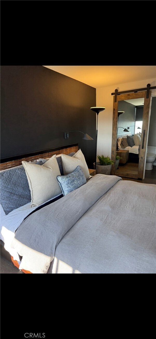 Building Photo - 290 La Brea St